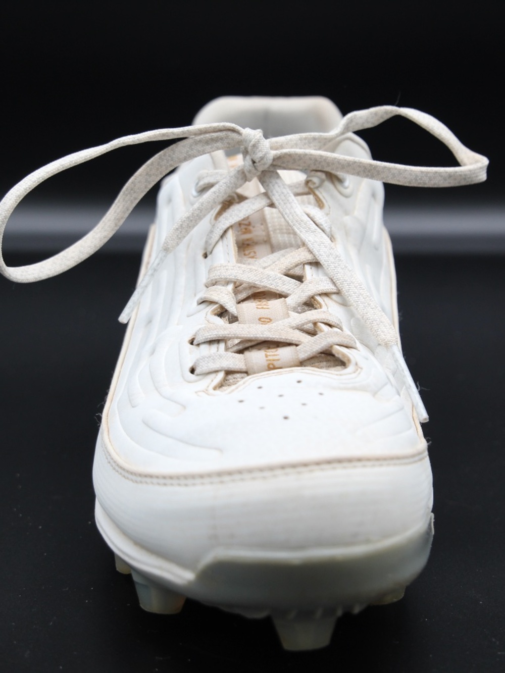 Mizuno White Cream Athletic Cleats
